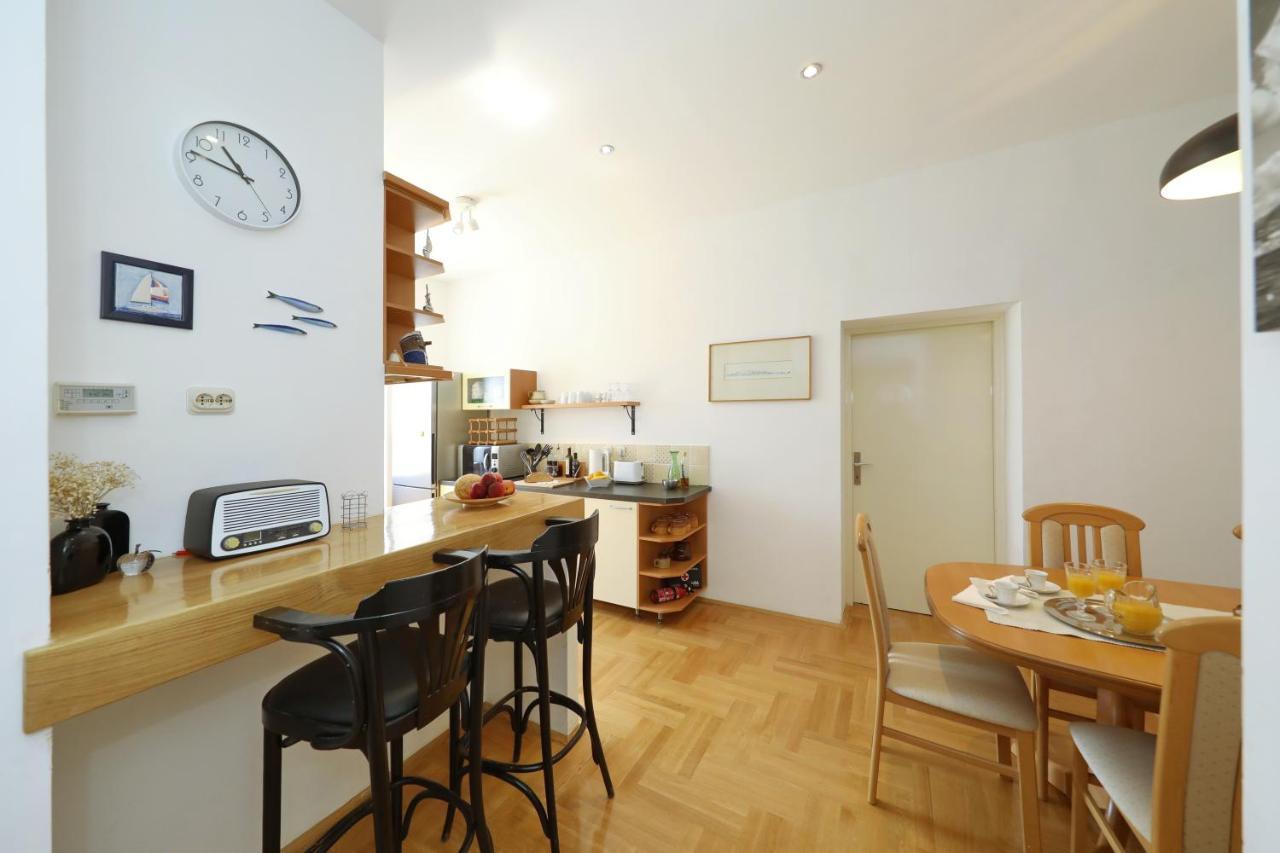 Lovely Rita'S Sibenik - Apartment City Center With Central Heating Екстериор снимка